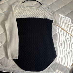 Dressbarn Cream and Black Knit Sweater